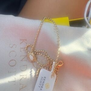 Kendra Scott necklace